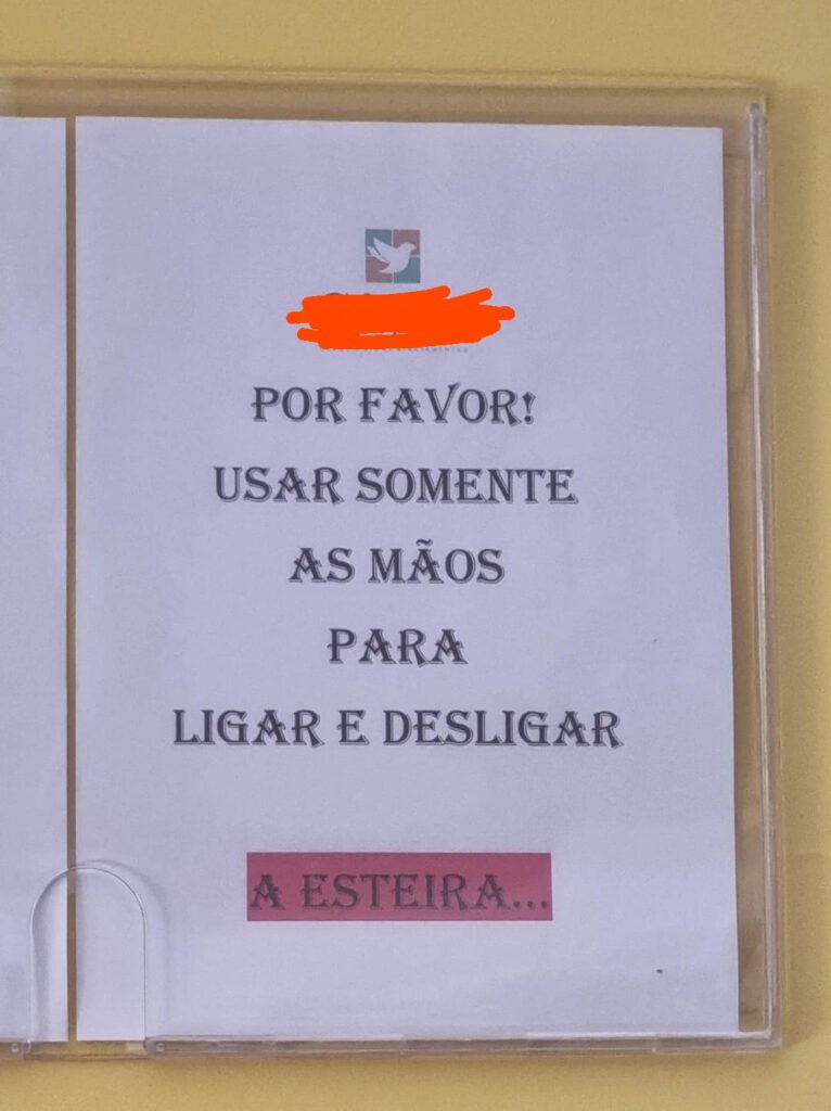62 placas engraçadas: as mais hilárias que provam que se tem placa, tem história placas-engraçadas-se-tem-placa-tem-história