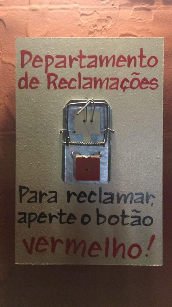 62 placas engraçadas: as mais hilárias que provam que se tem placa, tem história placas-engraçadas-se-tem-placa-tem-história