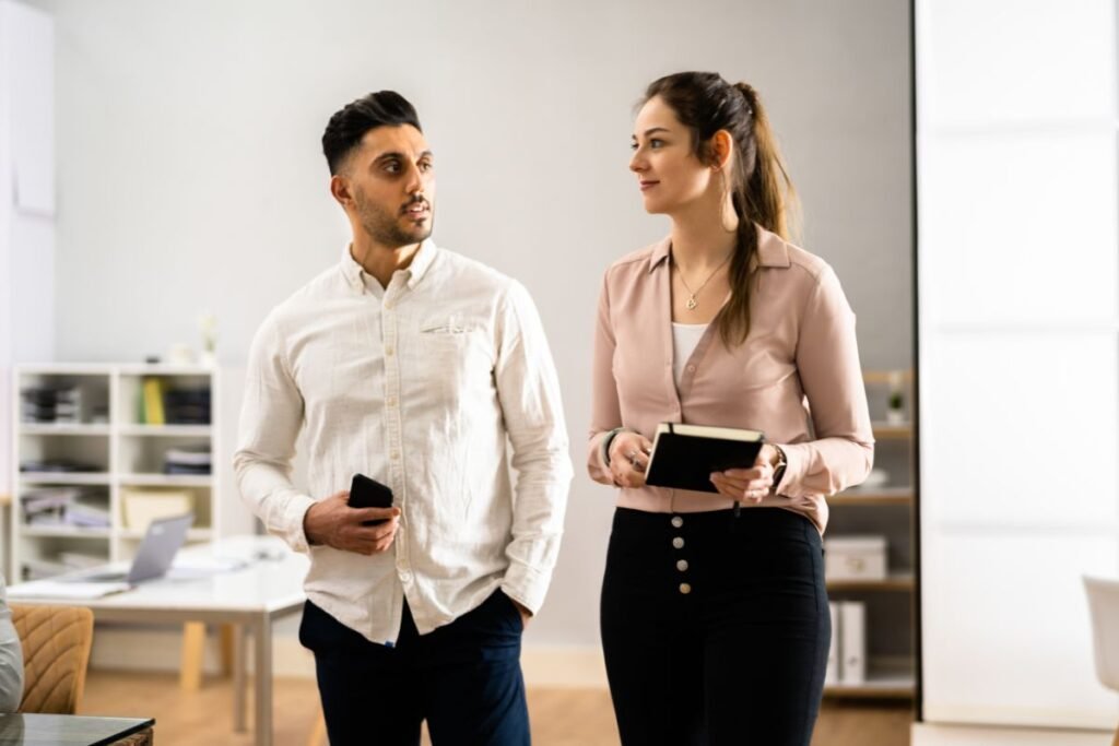 41 elogios criativos para surpreender e encantar qualquer pessoa 41 elogios criativos para surpreender e encantar qualquer pessoa Elogios criativos para usar com amigos, colegas e amores. Surpreenda com palavras originais, únicas e cheias de personalidade!