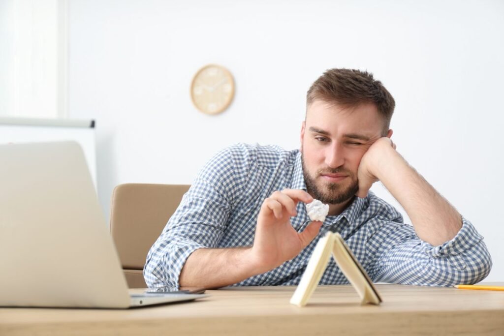 Adeus, procrastinação: a pequena mudança de hábito que vai desbloquear seu potencial total procrastinação-regra-dos-dois-minutos