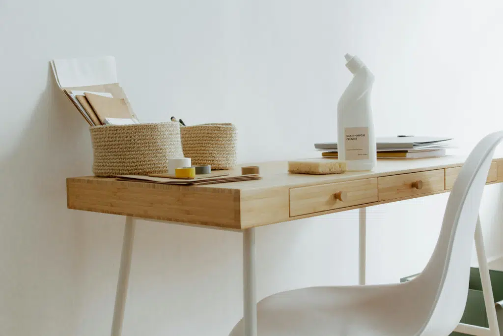 O método de organização de 5 minutos que promete acabar com o caos na sua mesa metodo-de-organização-5s